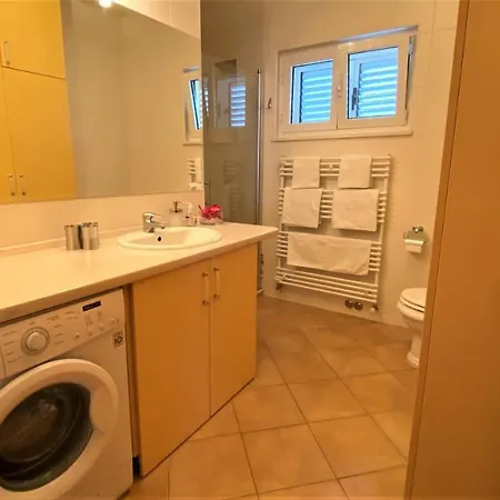 Center Exclusive Seaview For 4 * Trogir