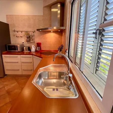 Center Exclusive Seaview For 4 * Трогір